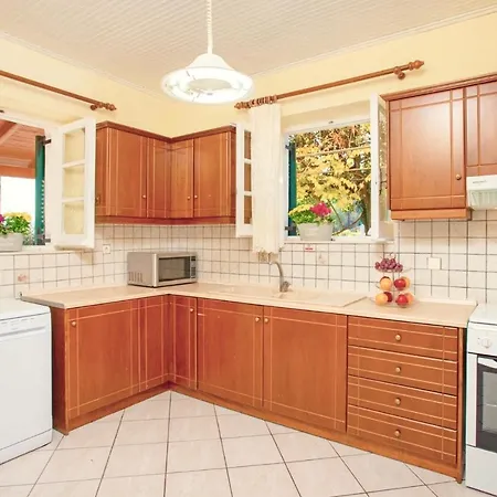 Bouritsa With Private Pool *