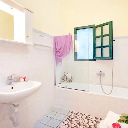 Bouritsa With Private Pool